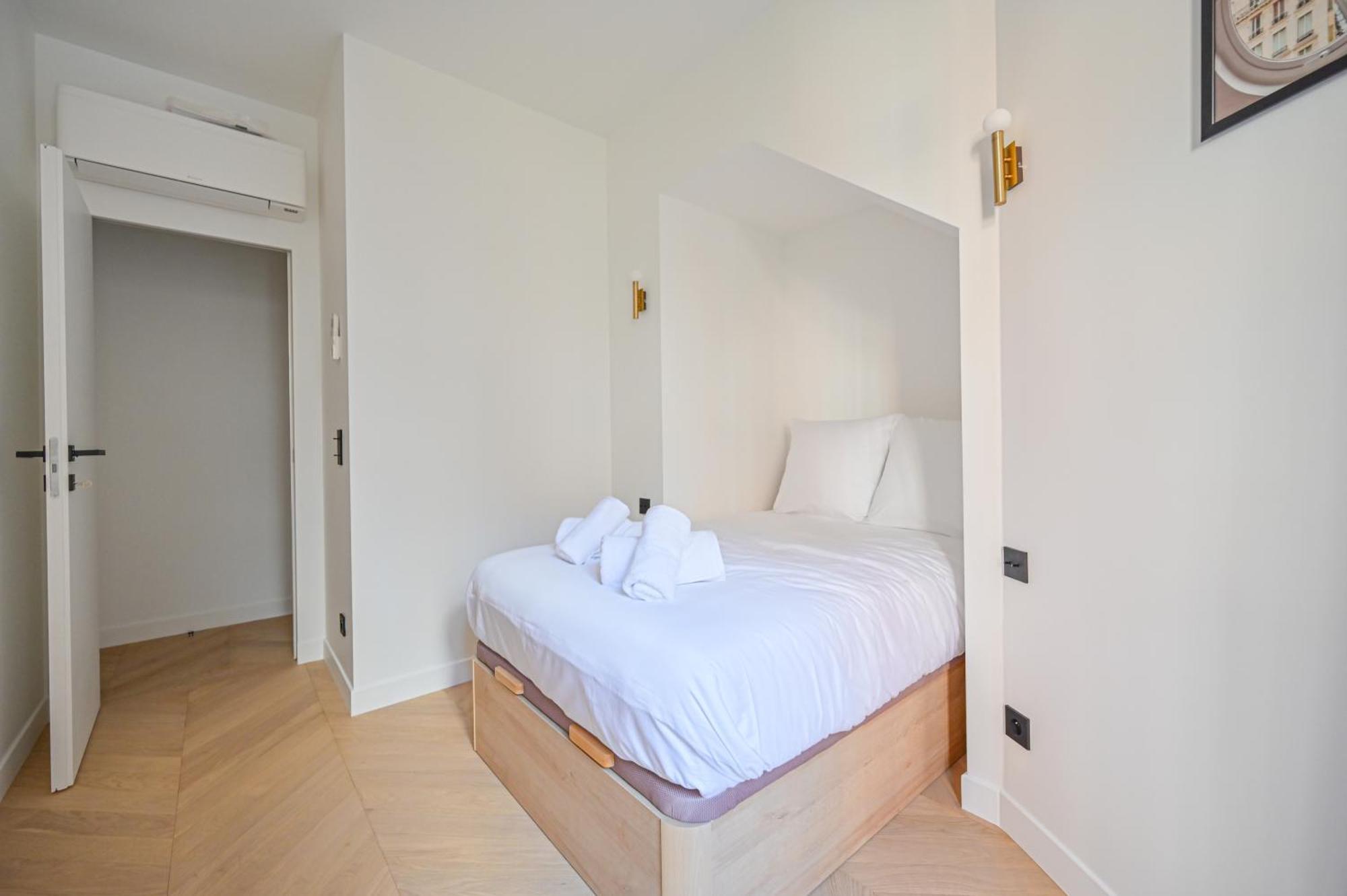Sumptuous & Serene Parisian Flat Екстер'єр фото