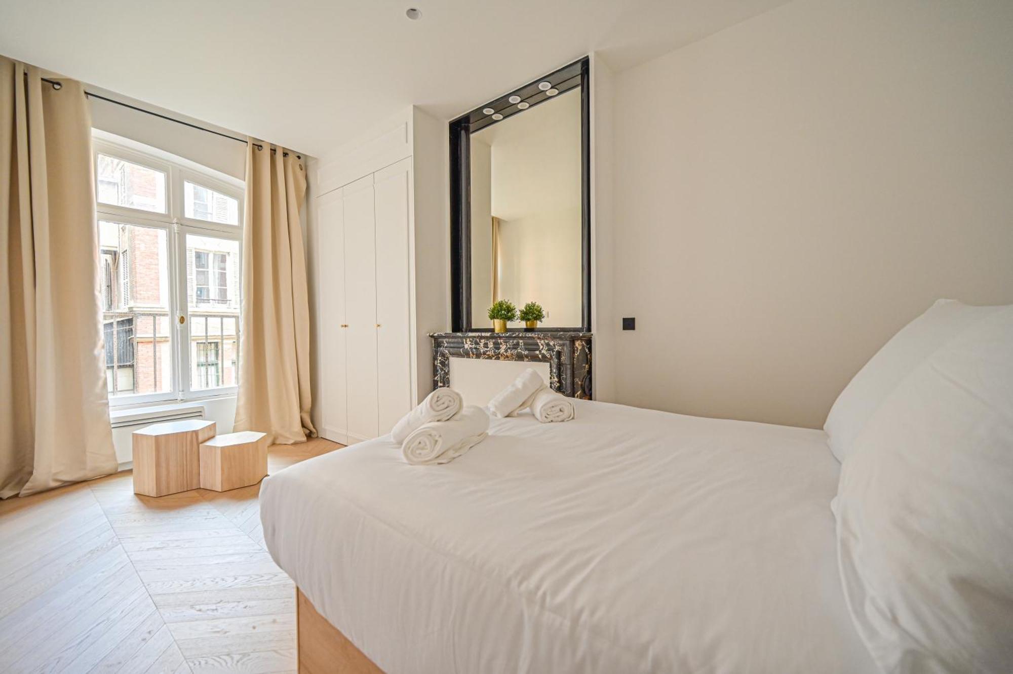 Sumptuous & Serene Parisian Flat Екстер'єр фото